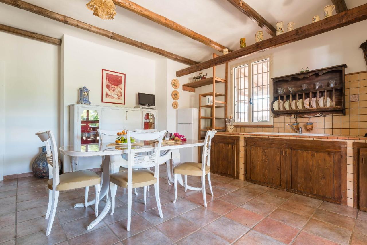 Il Trullo Di Martino Villa Ostuni Luaran gambar